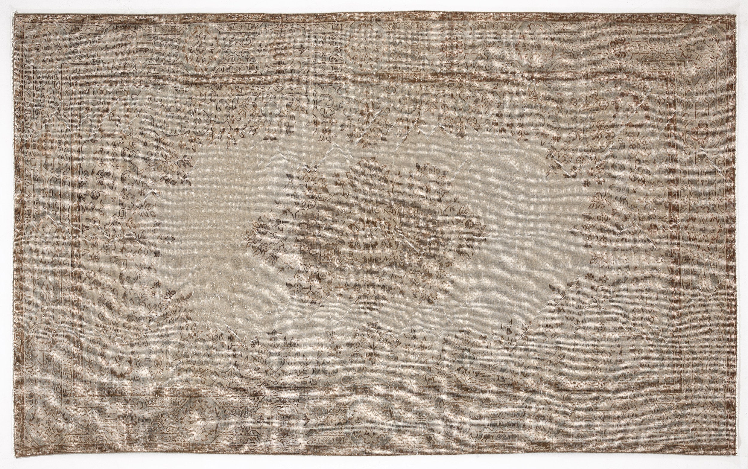 Pauta - Vintage Medallion Rug - 5'8 X 9'3
