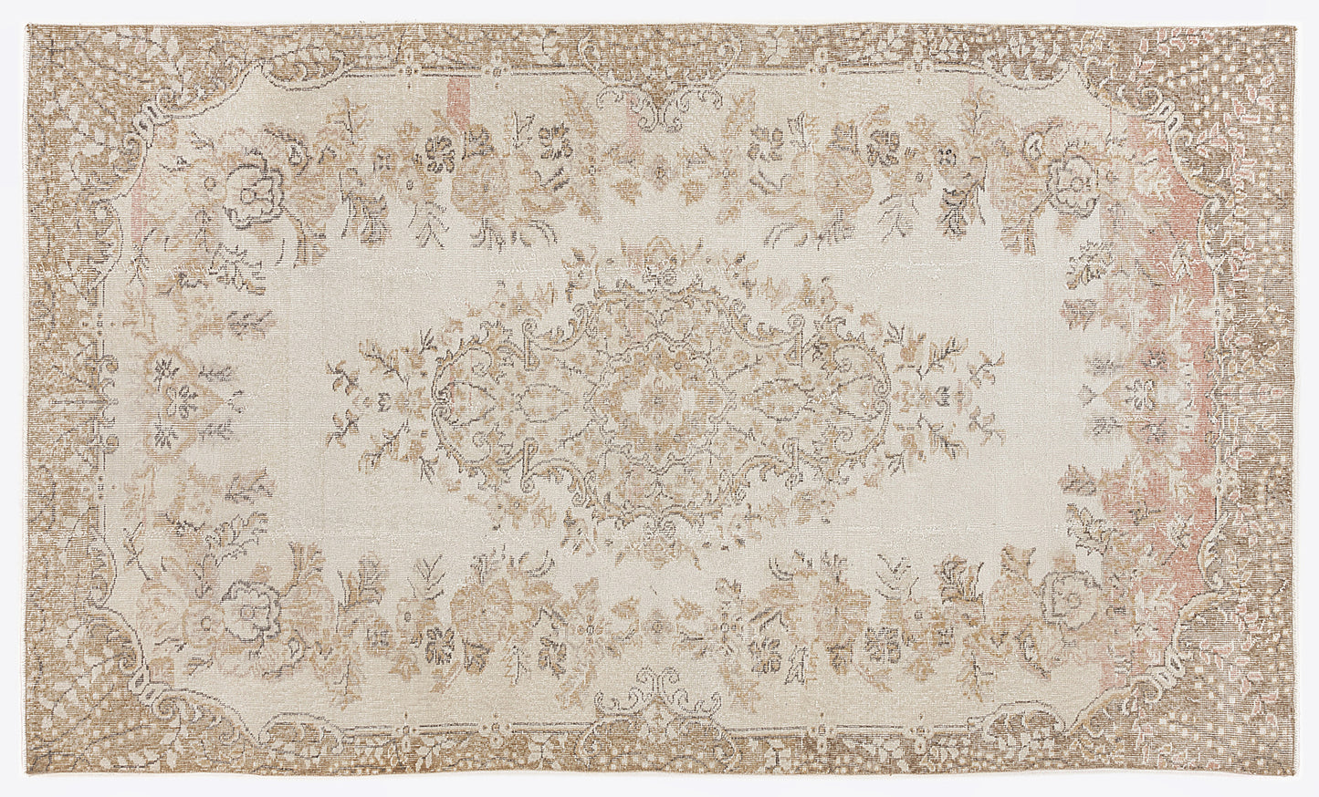 Mebaya - Vintage Medallion Rug - 5'8 X 9'9