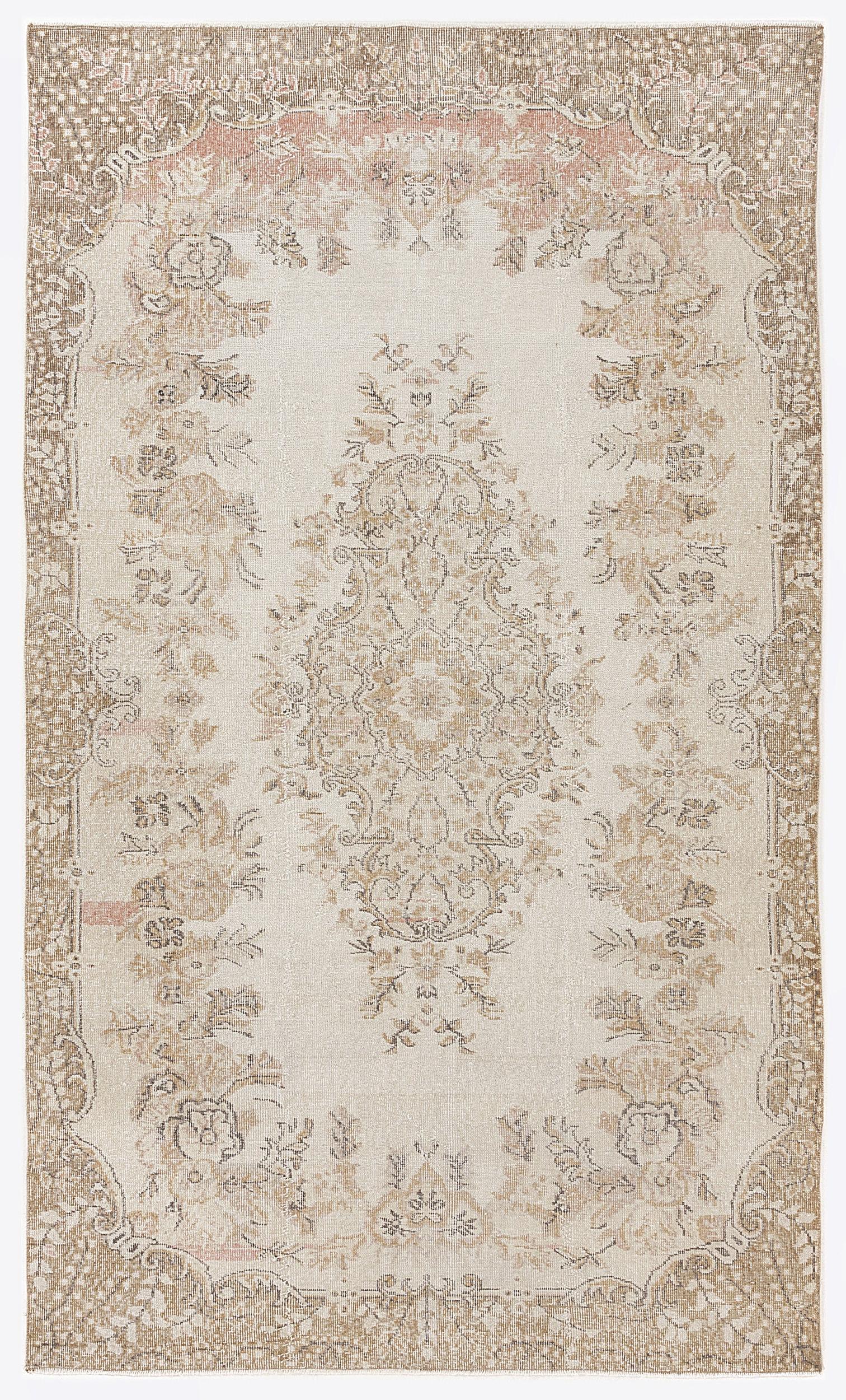 Mebaya - Vintage Medallion Rug - 5'8 X 9'9