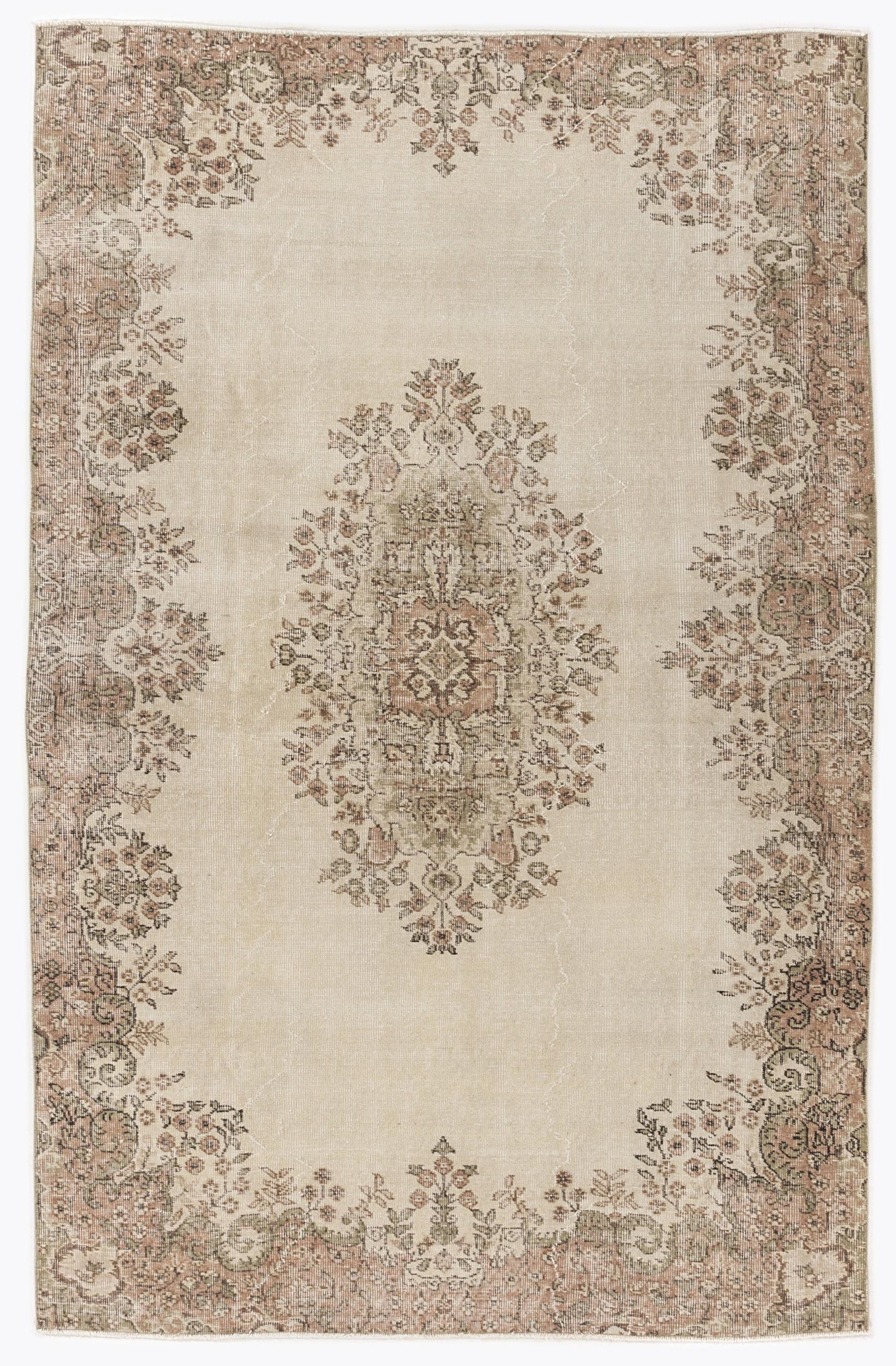 Shova - Vintage Medallion Rug - 5'4 X 8'3