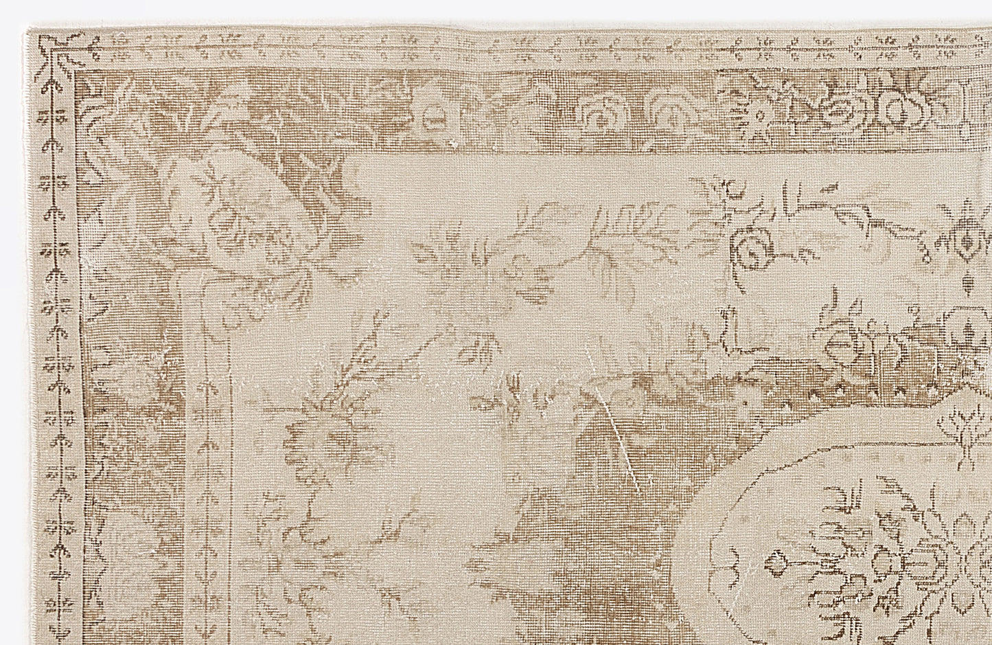 Crulian - Vintage Medallion Rug - 5'7 X 10'3