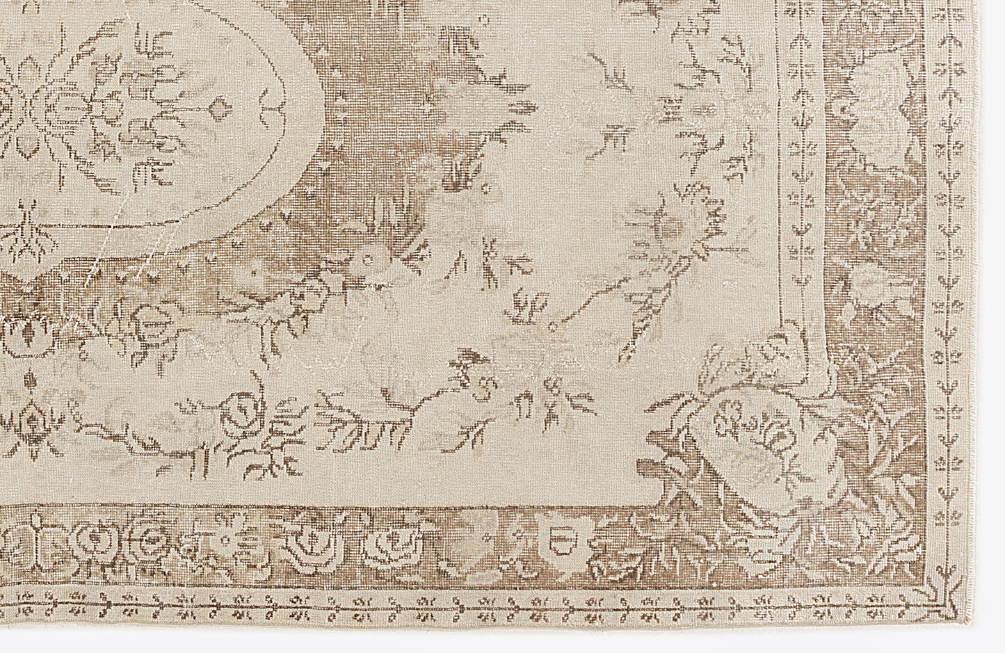 Crulian - Vintage Medallion Rug - 5'7 X 10'3
