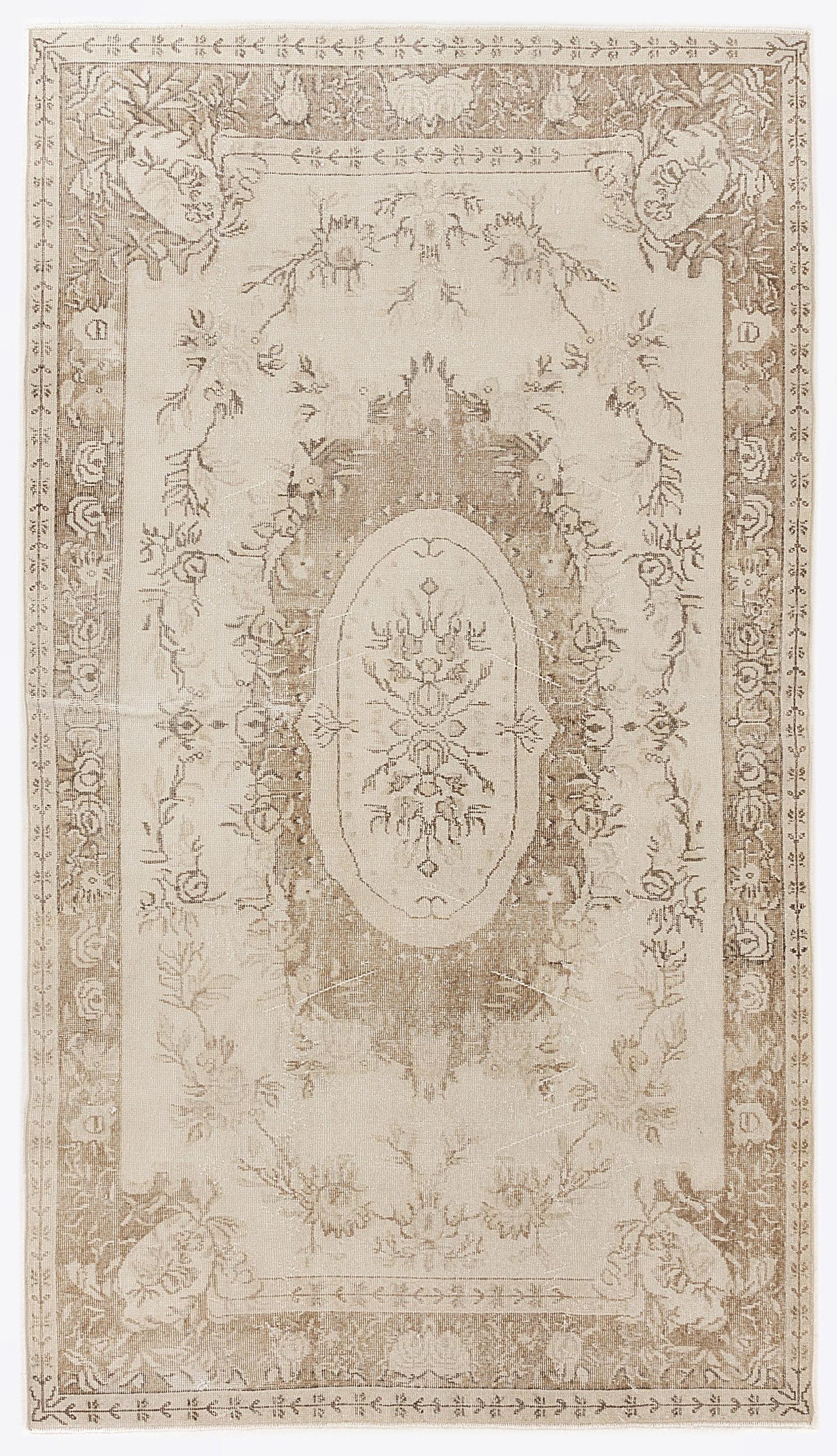 Crulian - Vintage Medallion Rug - 5'7 X 10'3