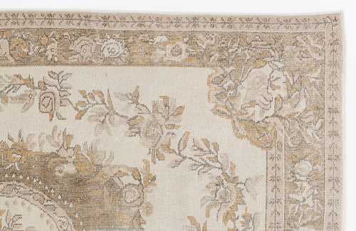 Load image 1 in gallery view. Lakoa - Vintage Medallion Rug - 6'0 X 9'3