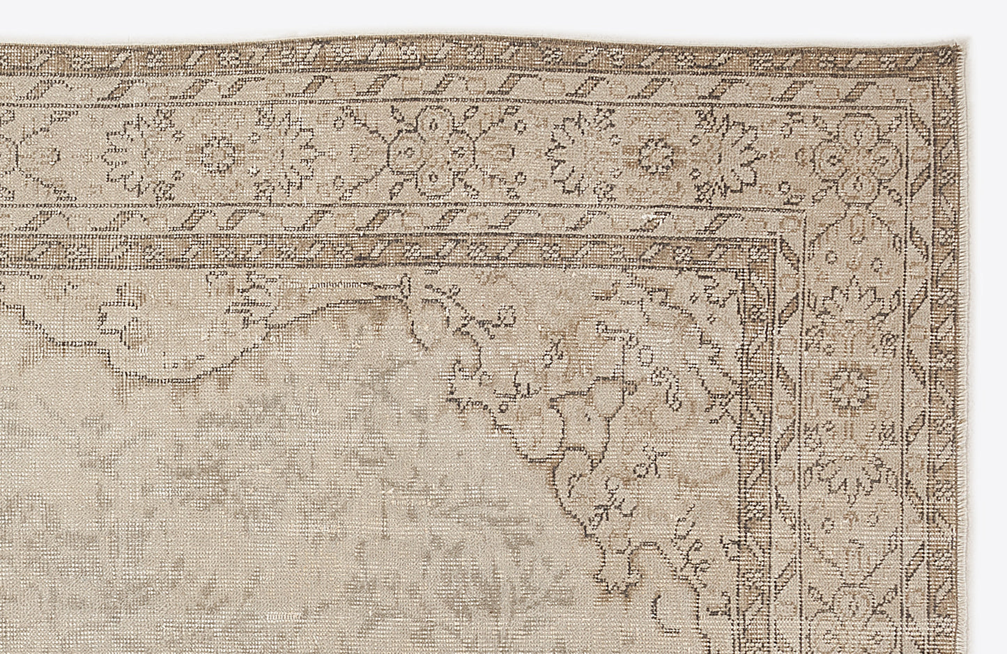 Mikuon - Vintage Distressed Rug - 5'10 X 9'7