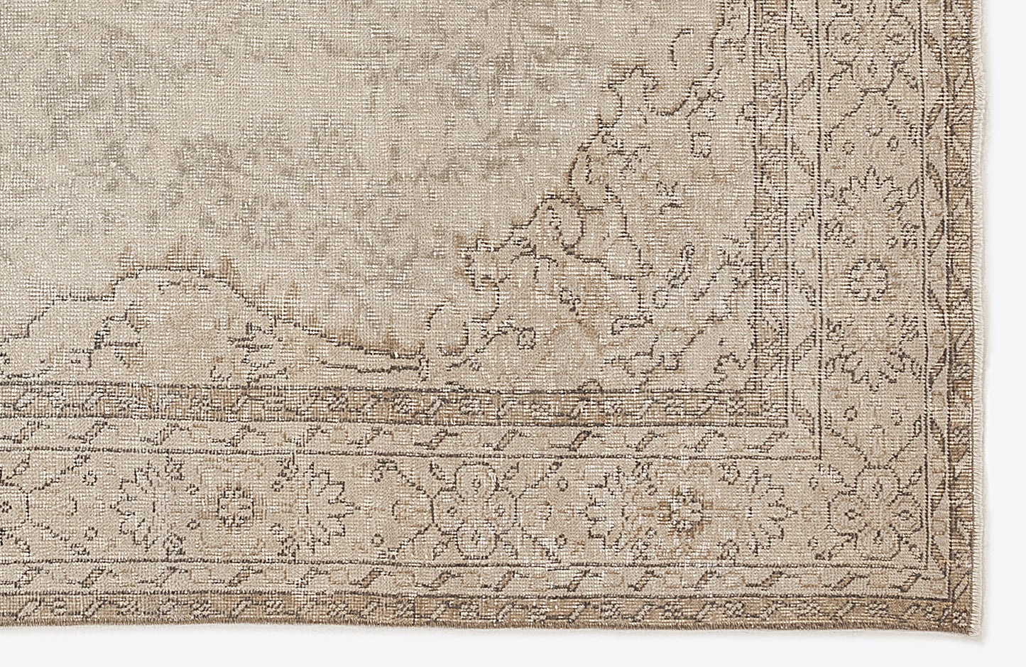 Mikuon - Vintage Distressed Rug - 5'10 X 9'7