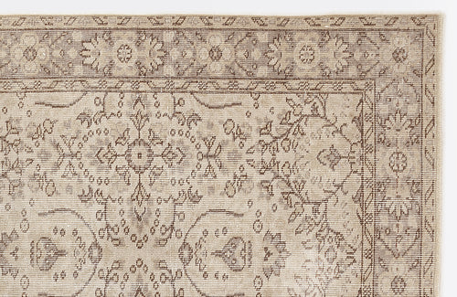 Load image 1 in gallery view. Mupoon - Vintage Floral Rug - 5'7 X 9'7