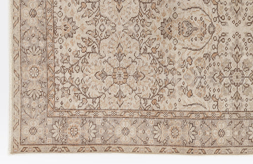 Load image 1 in gallery view. Mupoon - Vintage Floral Rug - 5'7 X 9'7