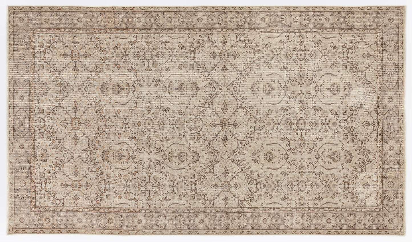 Mupoon - Vintage Floral Rug - 5'7 X 9'7