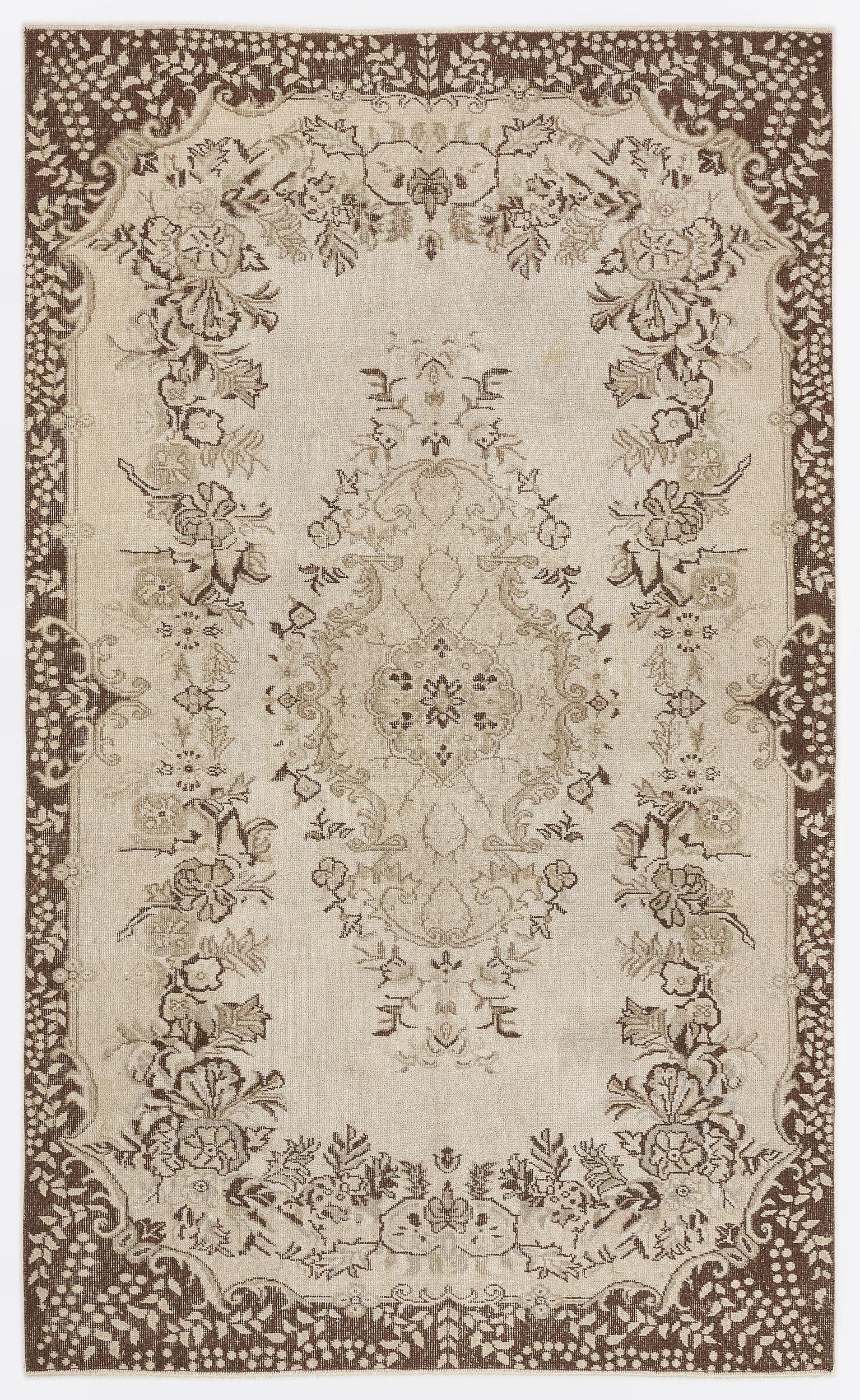 Defoil - Vintage Medallion Rug - 5'7 X 9'3