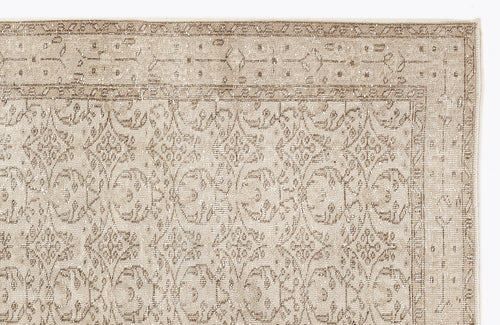 Load image 1 in gallery view. Dradana - Vintage Floral Rug - 5'5 X 9'2