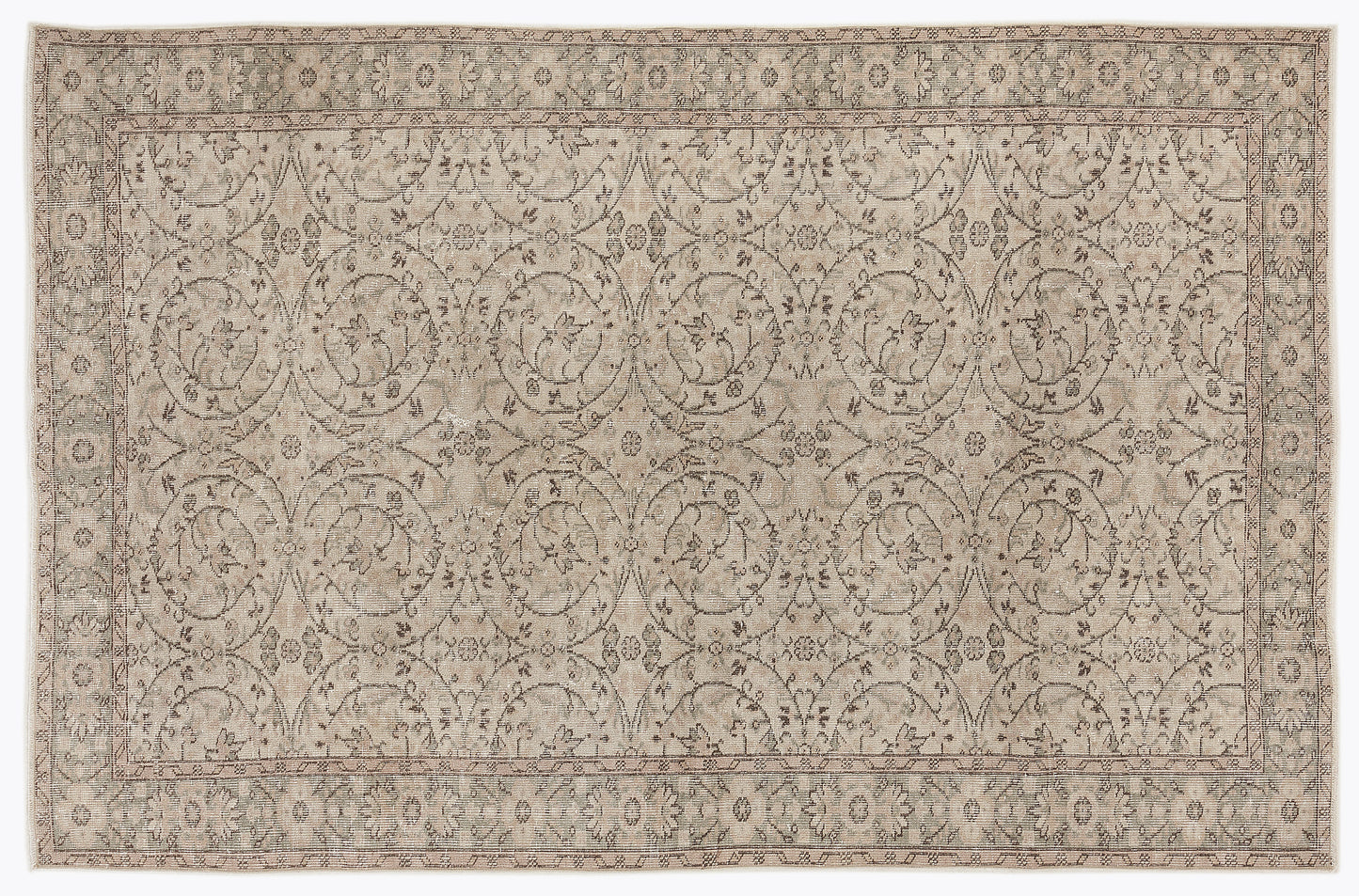 Bepoon - Vintage Floral Rug - 5'10 X 8'10