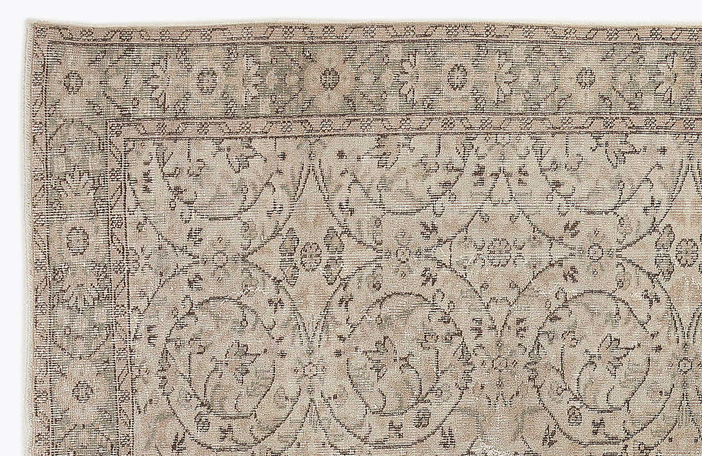 Bepoon - Vintage Floral Rug - 5'10 X 8'10