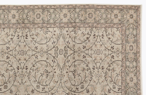 Load image 1 in gallery view. Bepoon - Vintage Floral Rug - 5'10 X 8'10