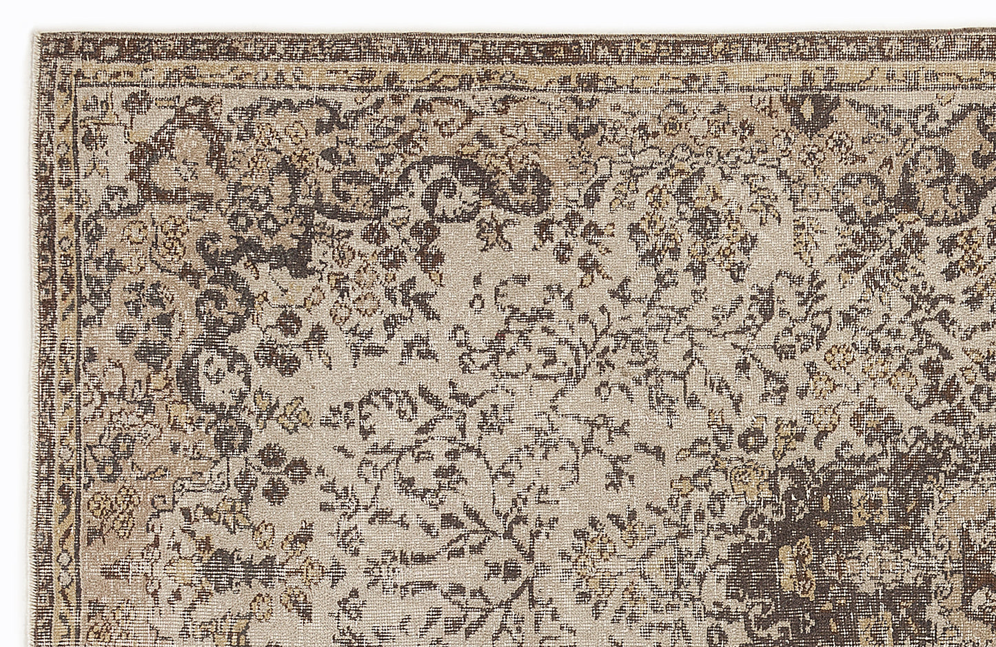Nisua - Vintage Medallion Rug - 5'1 X 8'11