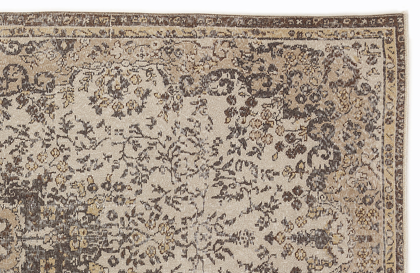 Nisua - Vintage Medallion Rug - 5'1 X 8'11