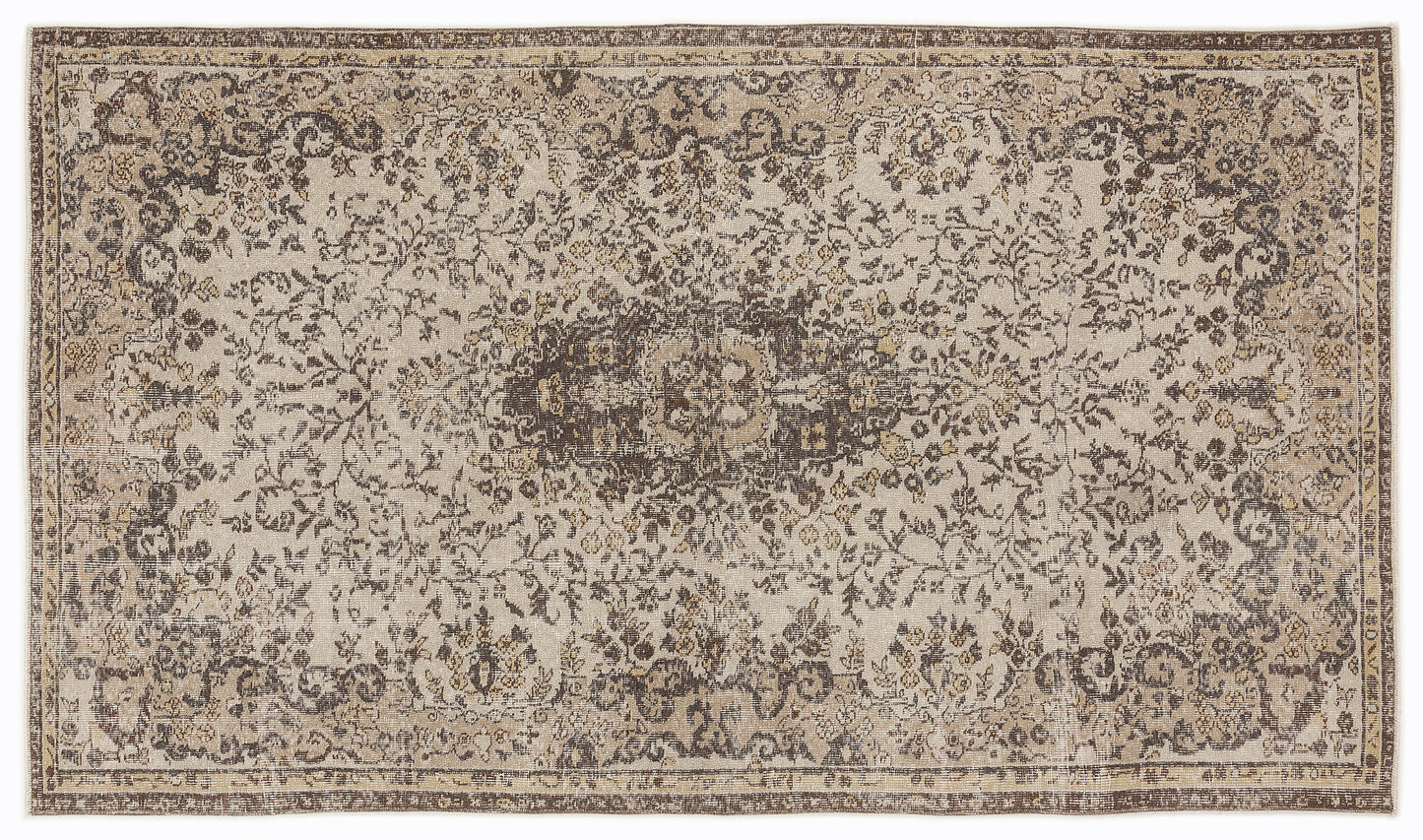 Nisua - Vintage Medallion Rug - 5'1 X 8'11