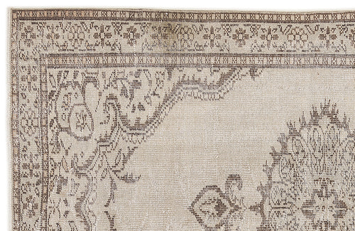 Load image 1 in gallery view. Zakora - Vintage Medallion Rug - 5'5 X 8'2