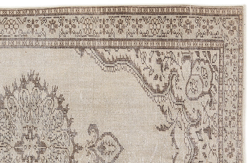 Load image 1 in gallery view. Zakora - Vintage Medallion Rug - 5'5 X 8'2