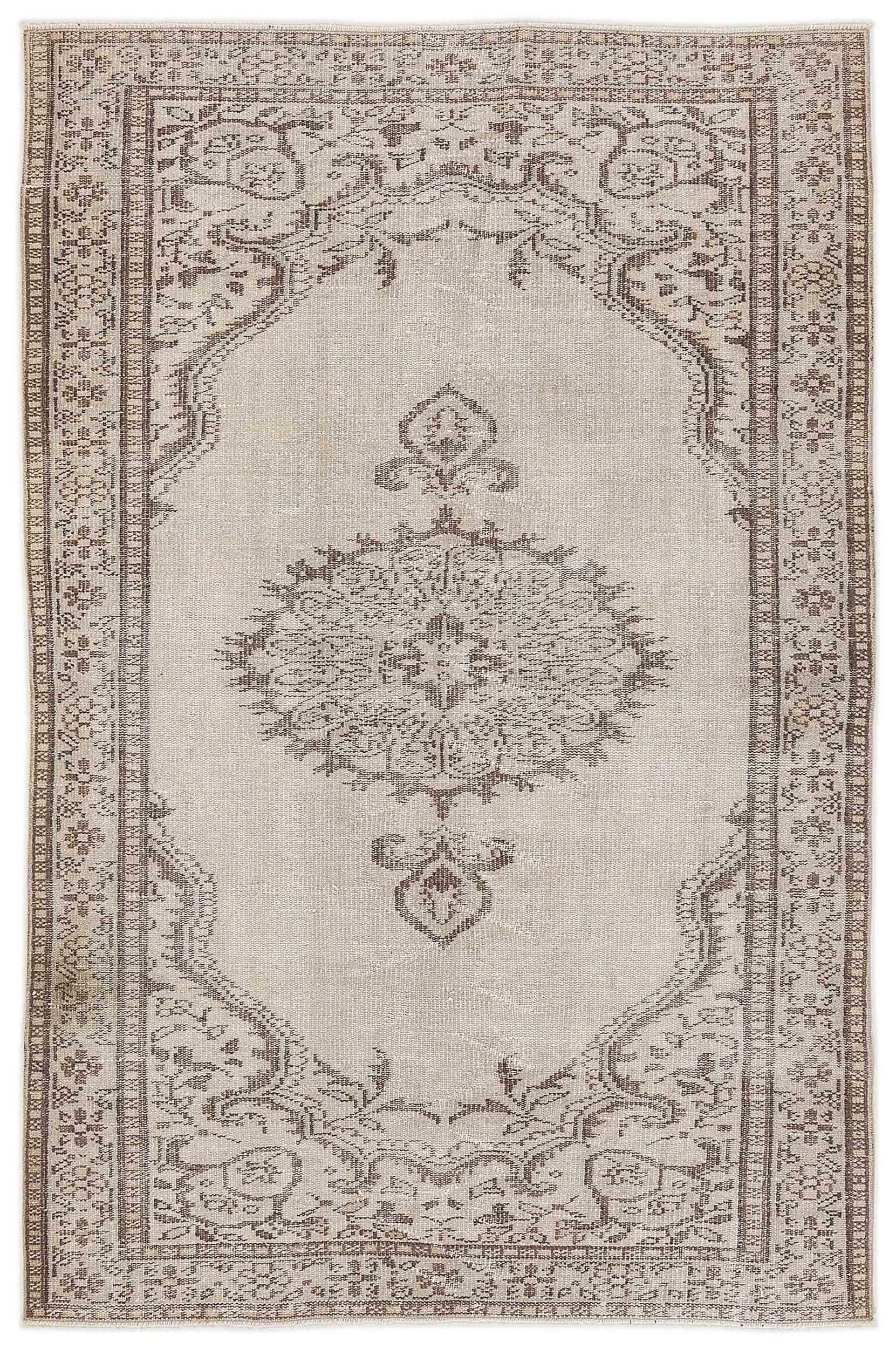 Zakora - Vintage Medallion Rug - 5'5 X 8'2