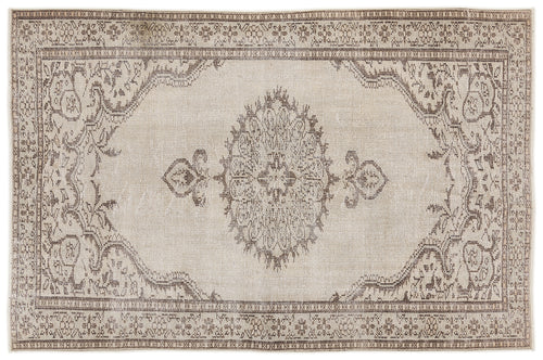 Load image 1 in gallery view. Zakora - Vintage Medallion Rug - 5'5 X 8'2