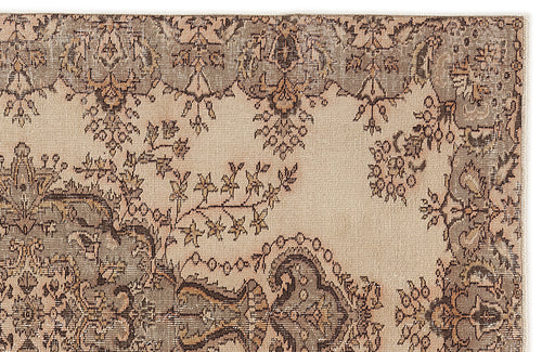 Load image 1 in gallery view. Caumina - Vintage Medallion Rug - 5'3 X 8'6