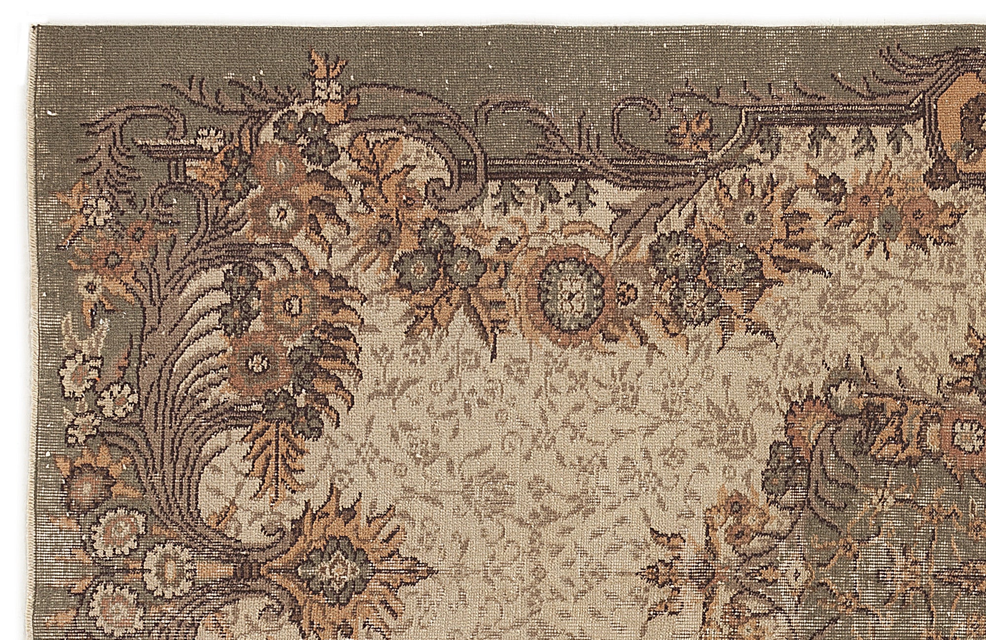 Shehuna - Vintage Medallion Rug - 5'3 X 9'1