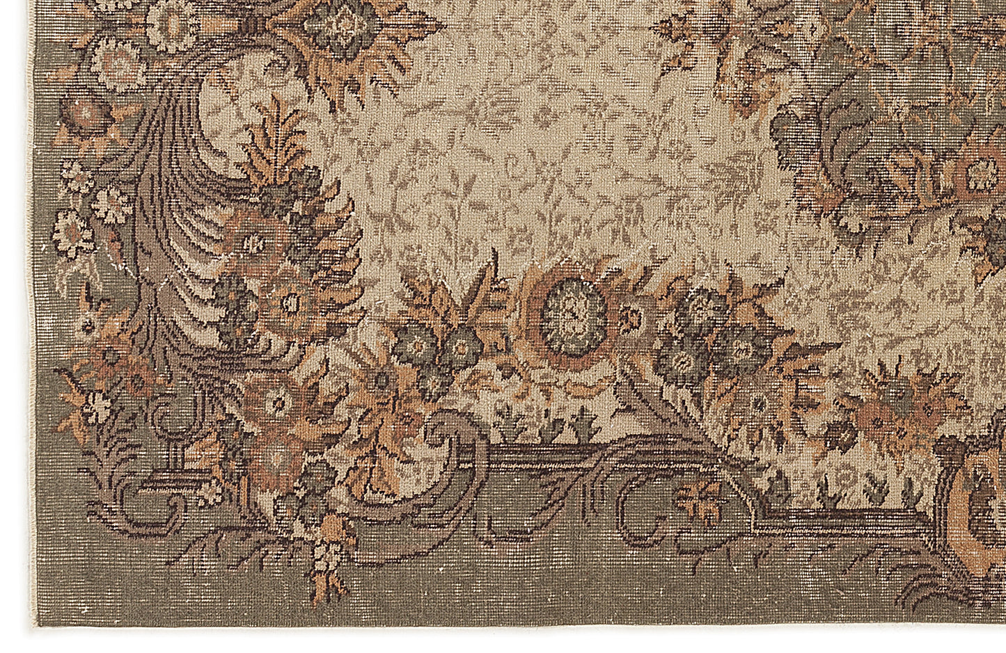 Shehuna - Vintage Medallion Rug - 5'3 X 9'1