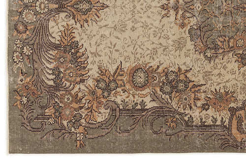 Load image 1 in gallery view. Shehuna - Vintage Medallion Rug - 5'3 X 9'1