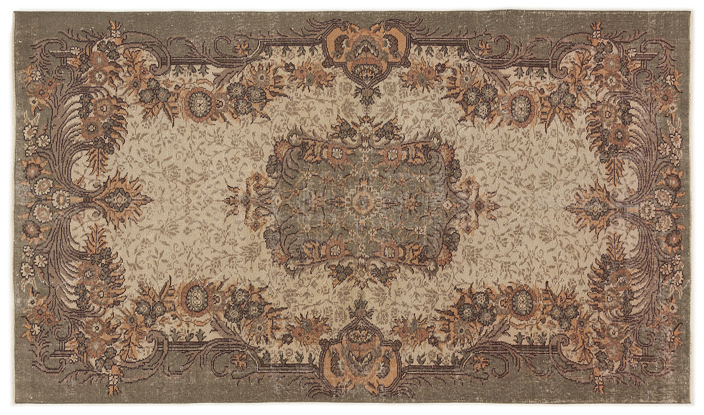 Shehuna - Vintage Medallion Rug - 5'3 X 9'1