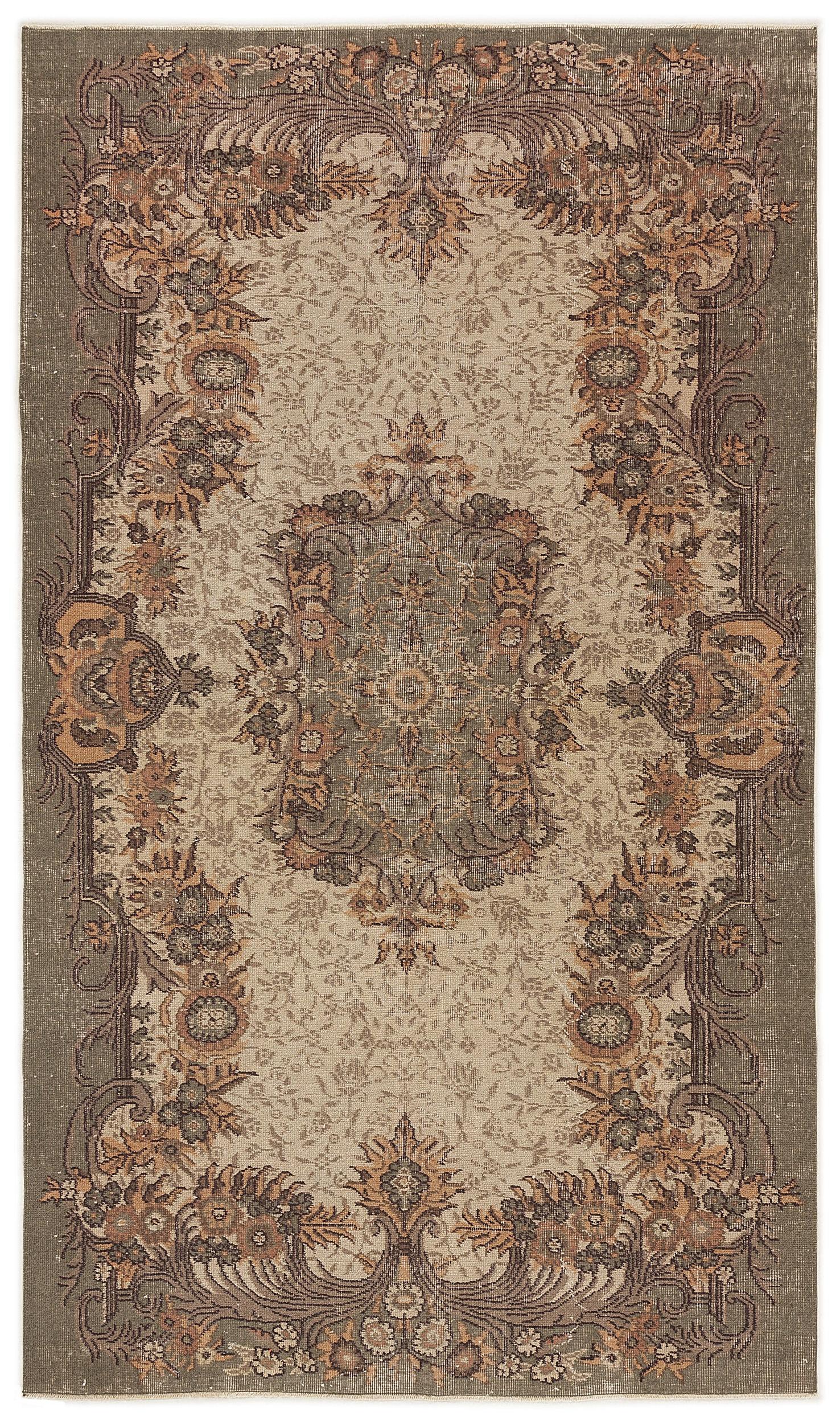 Shehuna - Vintage Medallion Rug - 5'3 X 9'1