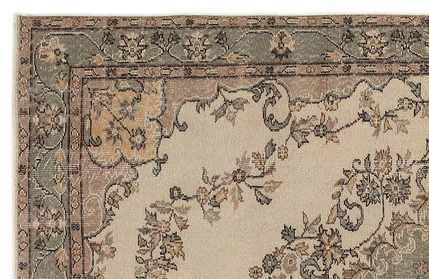 Treala - Vintage Medallion Rug - 5'7 X 8'11