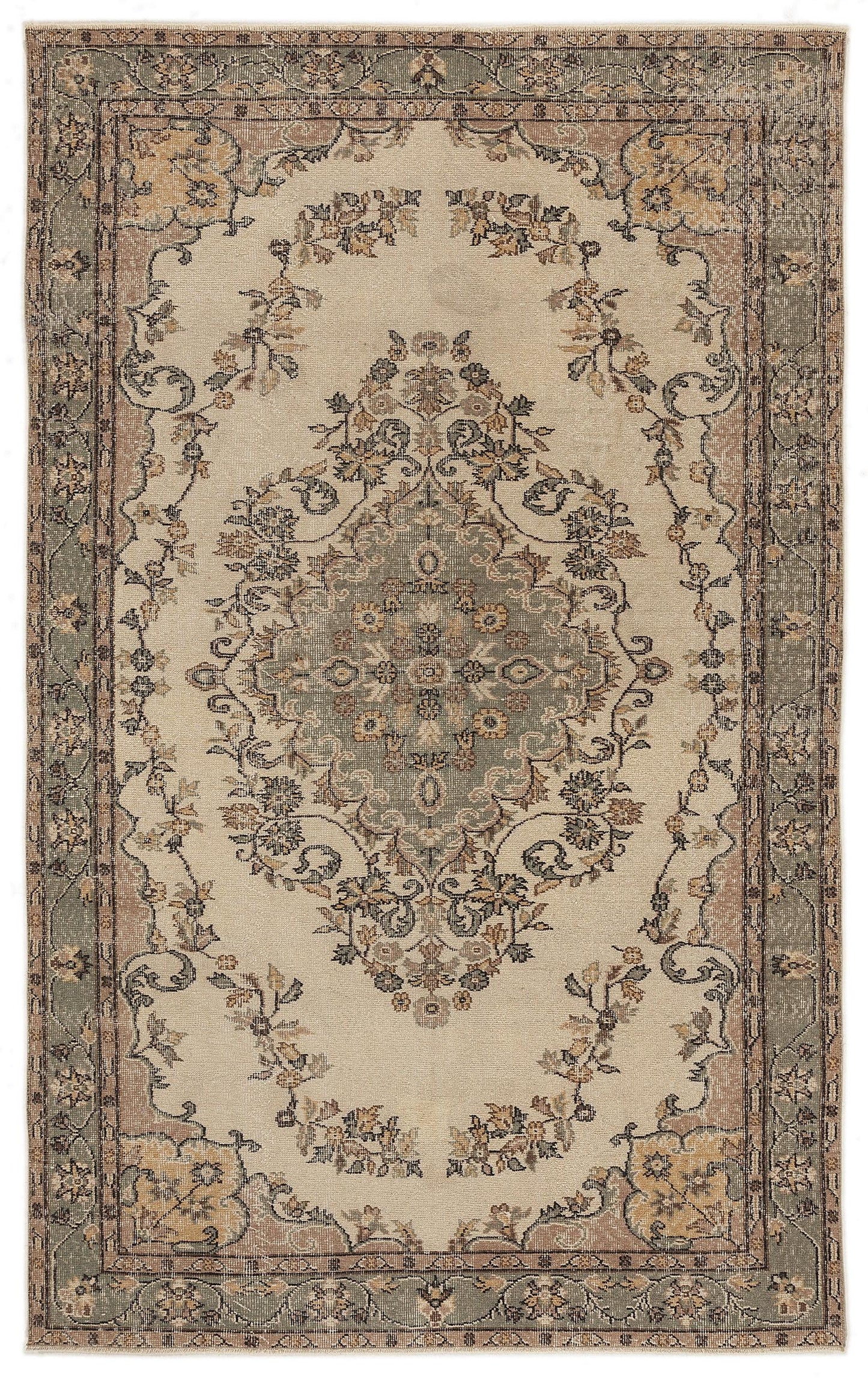 Treala - Vintage Medallion Rug - 5'7 X 8'11