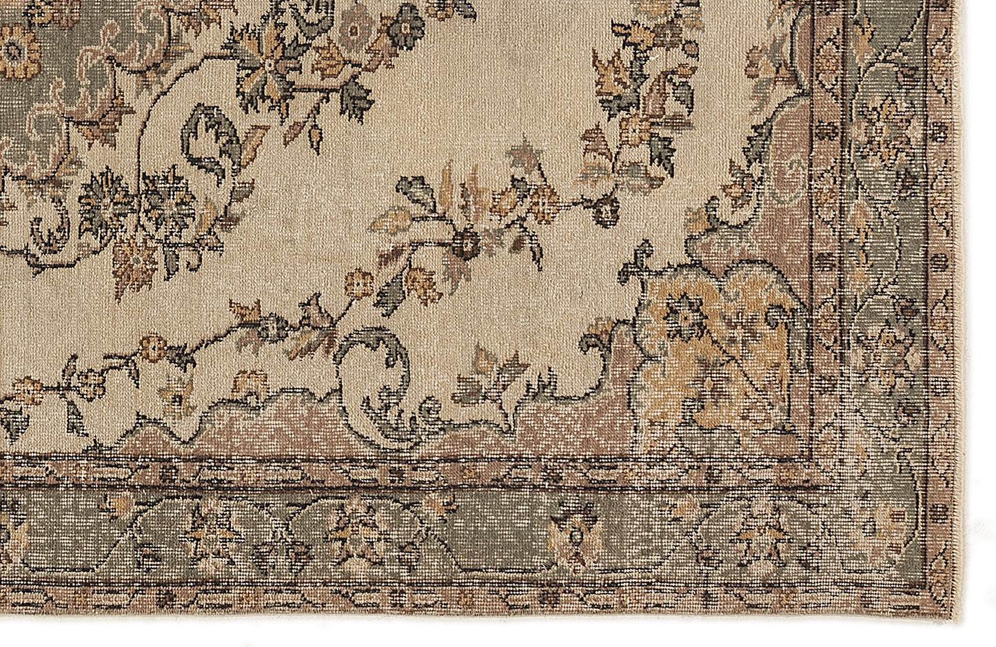 Treala - Vintage Medallion Rug - 5'7 X 8'11