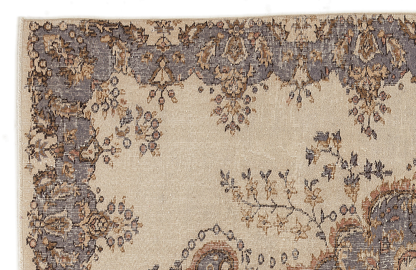 Hahata - Vintage Medallion Rug - 5'10 X 8'8