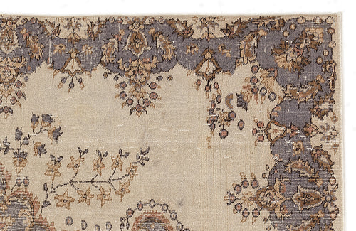 Load image 1 in gallery view. Hahata - Vintage Medallion Rug - 5'10 X 8'8