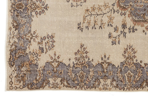 Load image 1 in gallery view. Hahata - Vintage Medallion Rug - 5'10 X 8'8