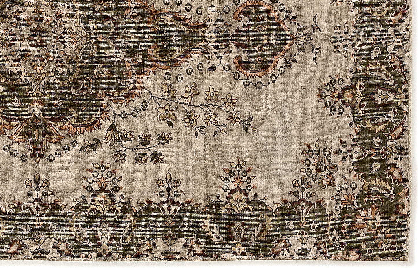 Fafais - Vintage Medallion Rug - 5'2 X 8'6