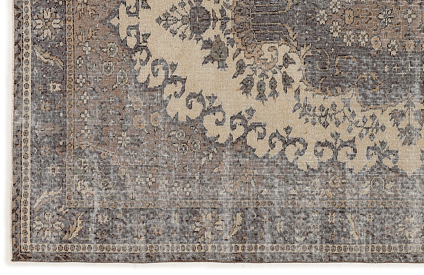 Praduda - Vintage Medallion Rug - 5'5 X 8'10