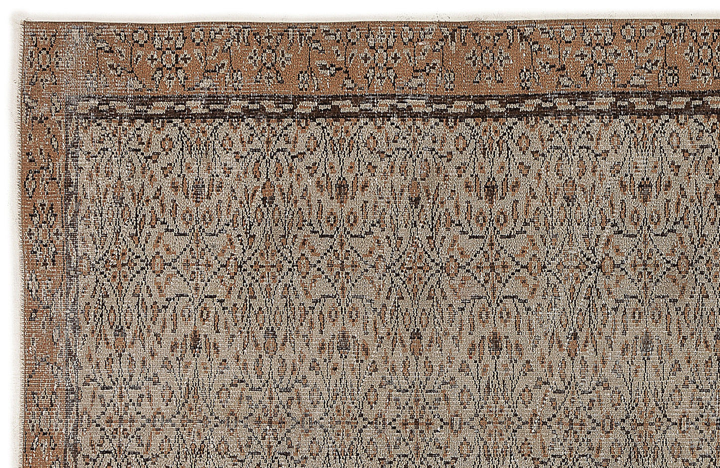 Thubuen - Vintage Floral Rug - 5'5 X 9'1