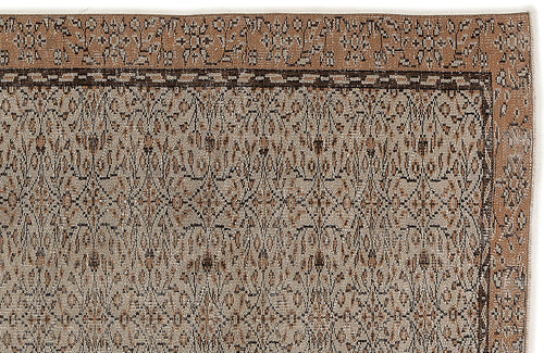 Load image 1 in gallery view. Thubuen - Vintage Floral Rug - 5'5 X 9'1