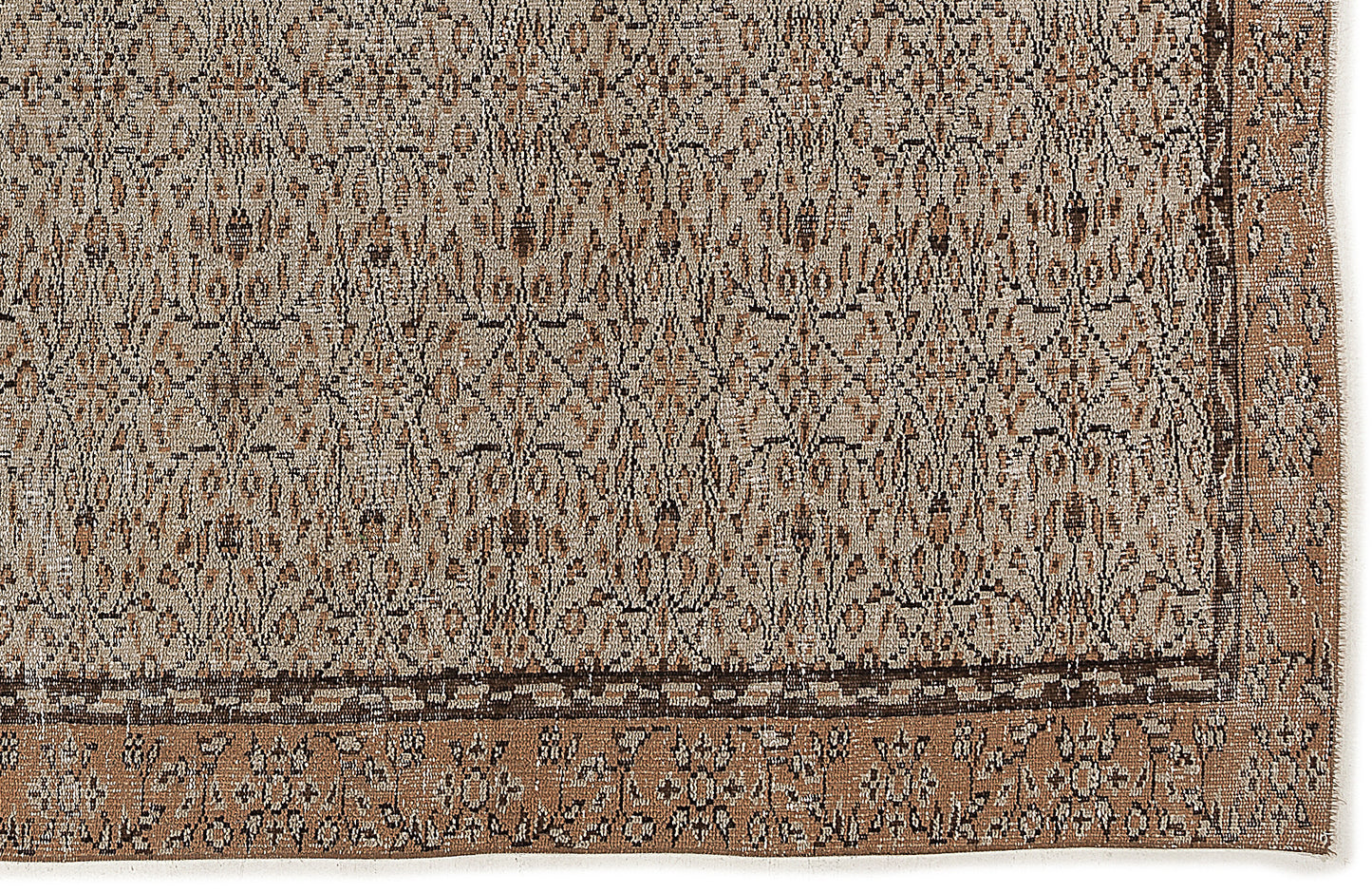 Thubuen - Vintage Floral Rug - 5'5 X 9'1