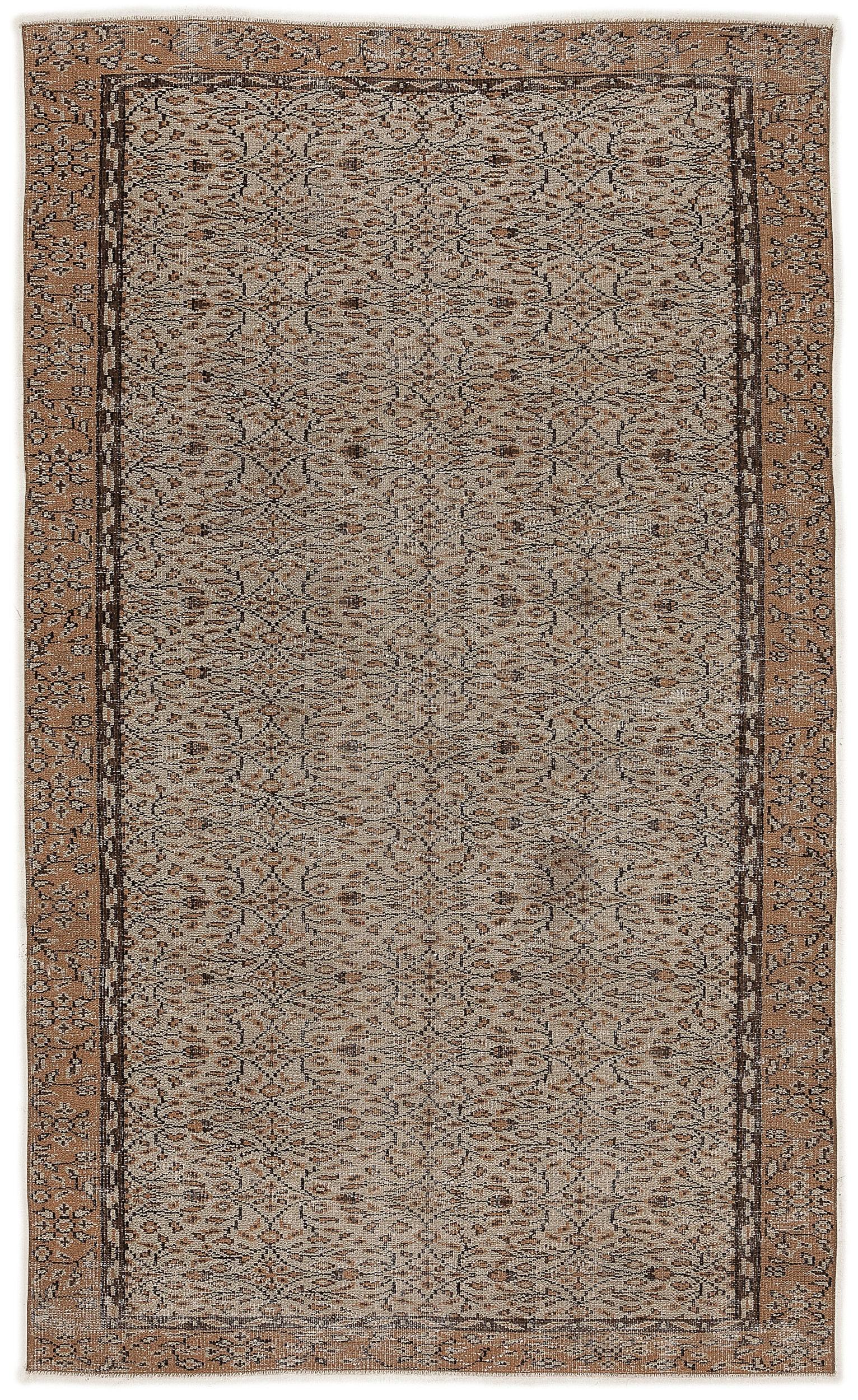 Thubuen - Vintage Floral Rug - 5'5 X 9'1