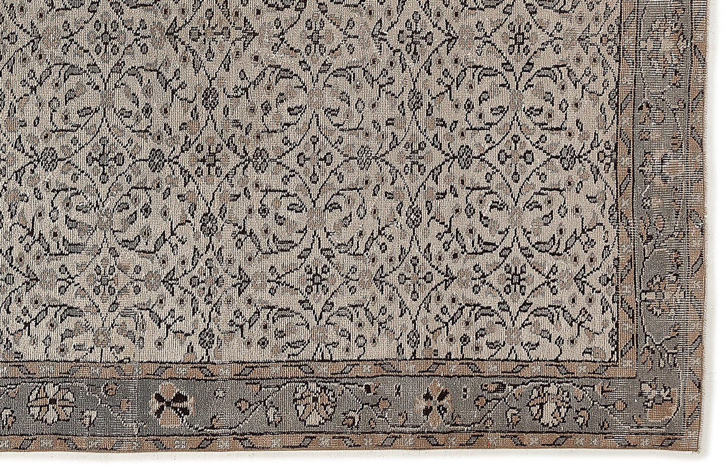 Cunius - Vintage Floral Rug - 5'8 X 10'0