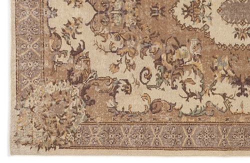 Load image 1 in gallery view. Trana - Vintage Medallion Rug - 5'6 X 9'1