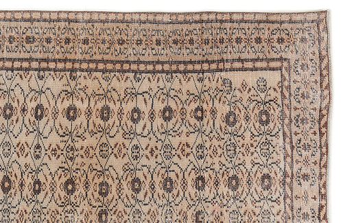 Load image 1 in gallery view. Benaor - Vintage Floral Rug - 5'7 X 9'0