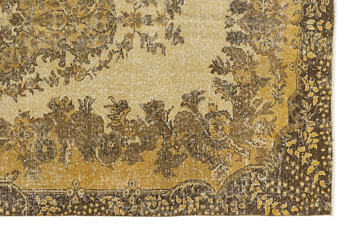 Load image 1 in gallery view. Bisona - Vintage Medallion Rug - 5'3 X 9'5