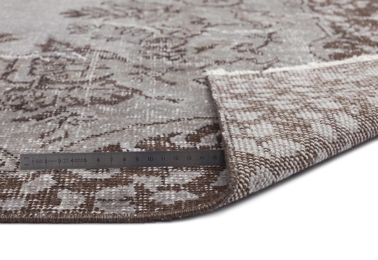 Dreatula - Vintage Medallion Rug - 5'4 X 10'2