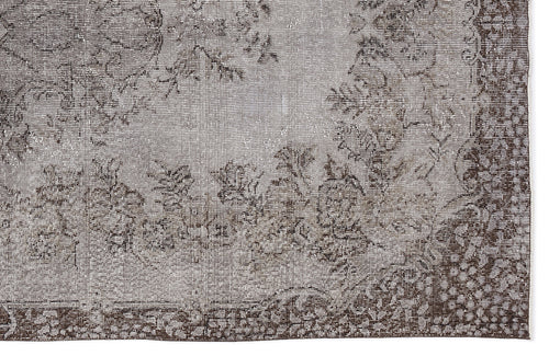 Load image 1 in gallery view. Dreatula - Vintage Medallion Rug - 5'4 X 10'2