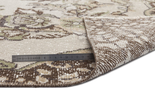 Bild 1 in Galerieansicht laden. Droas - Vintage Medallion Rug - 5'8 X 9'3